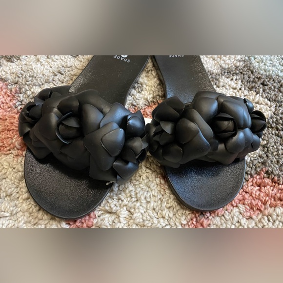Women’s Jelly Sandals - Picture 2 of 5